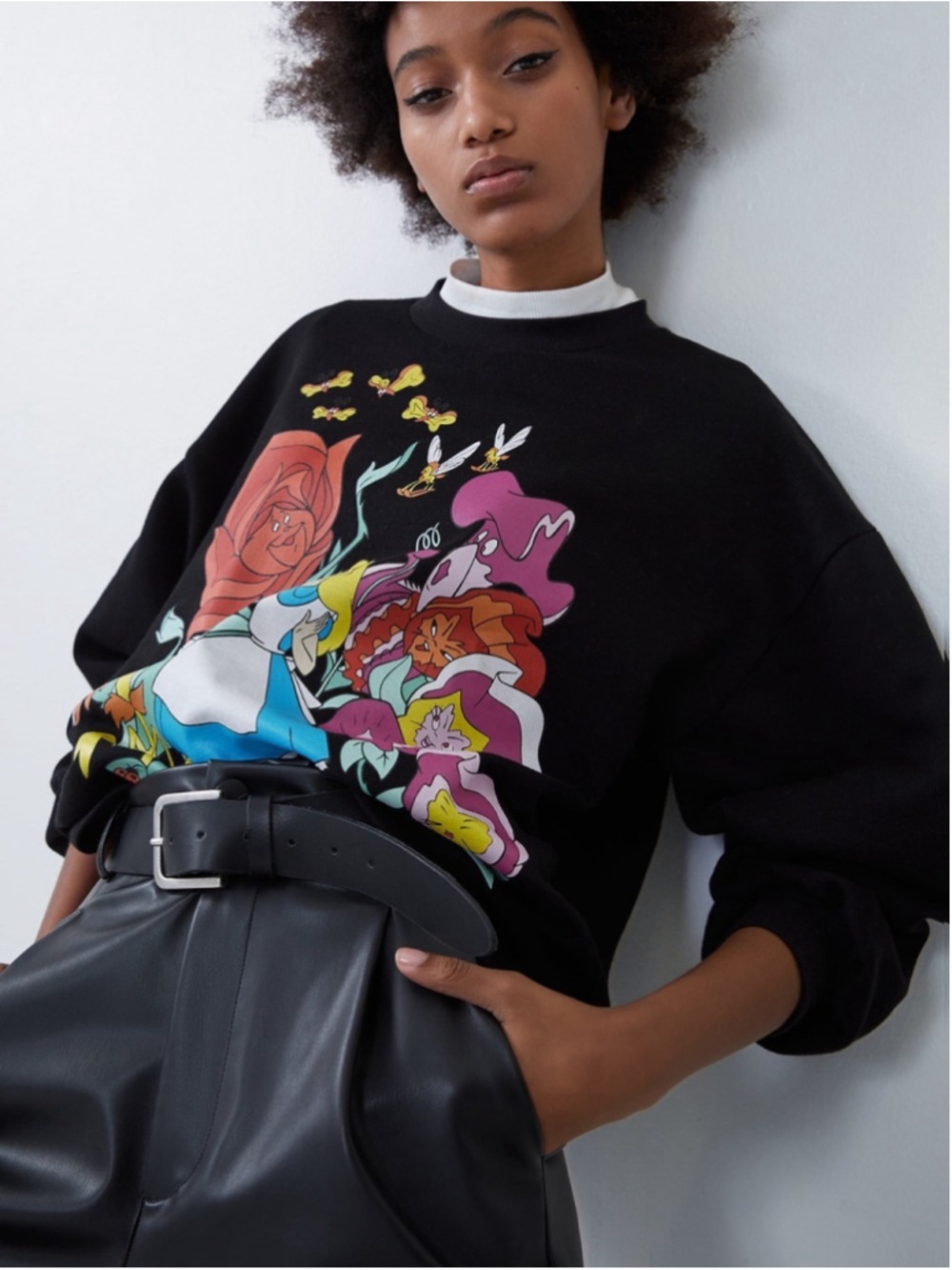 Zara x Disney Alice in Wonderland Talking Flowers Graphic Sweatshirt Size L - Picture 2 of 12